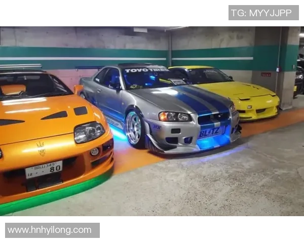 走进绿茵巨星豪华车库揭秘球场外的速度与激情人生